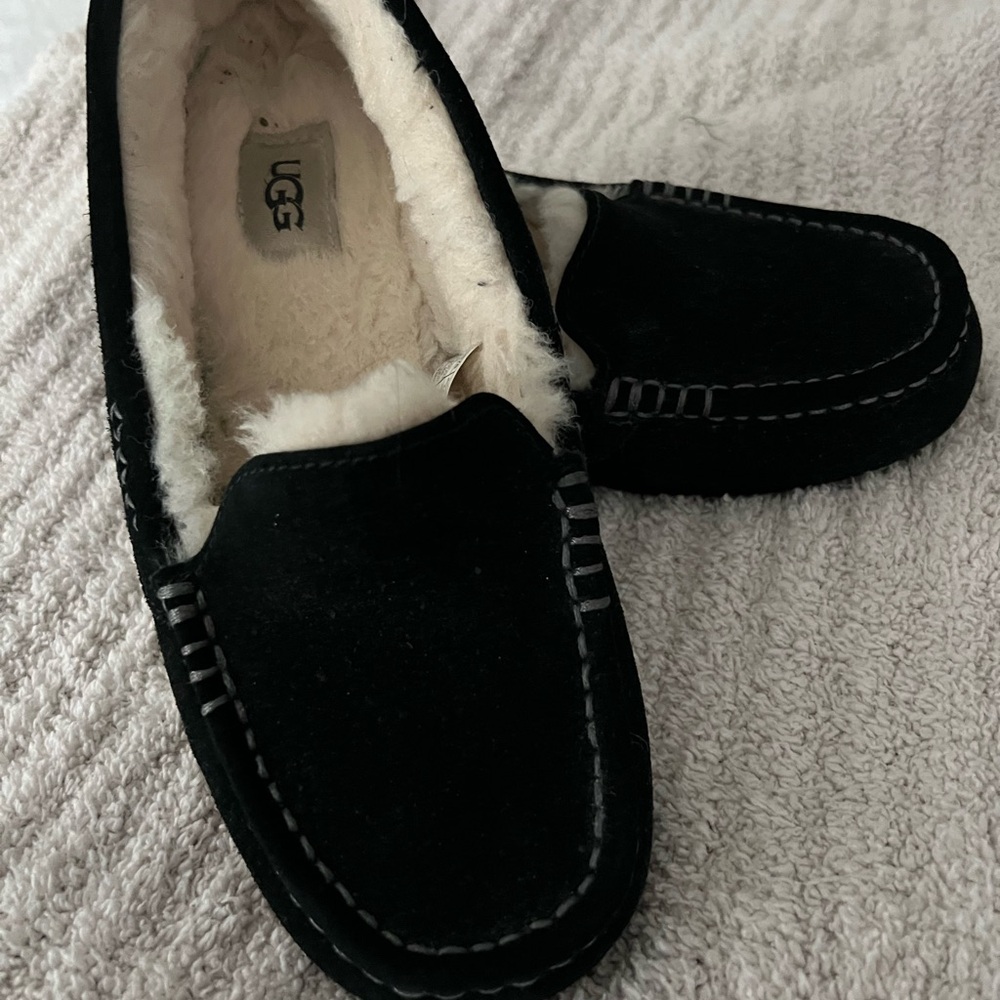 Ugg slipper Ansley mix toe slipper 
Women size 8
Black
Great condition